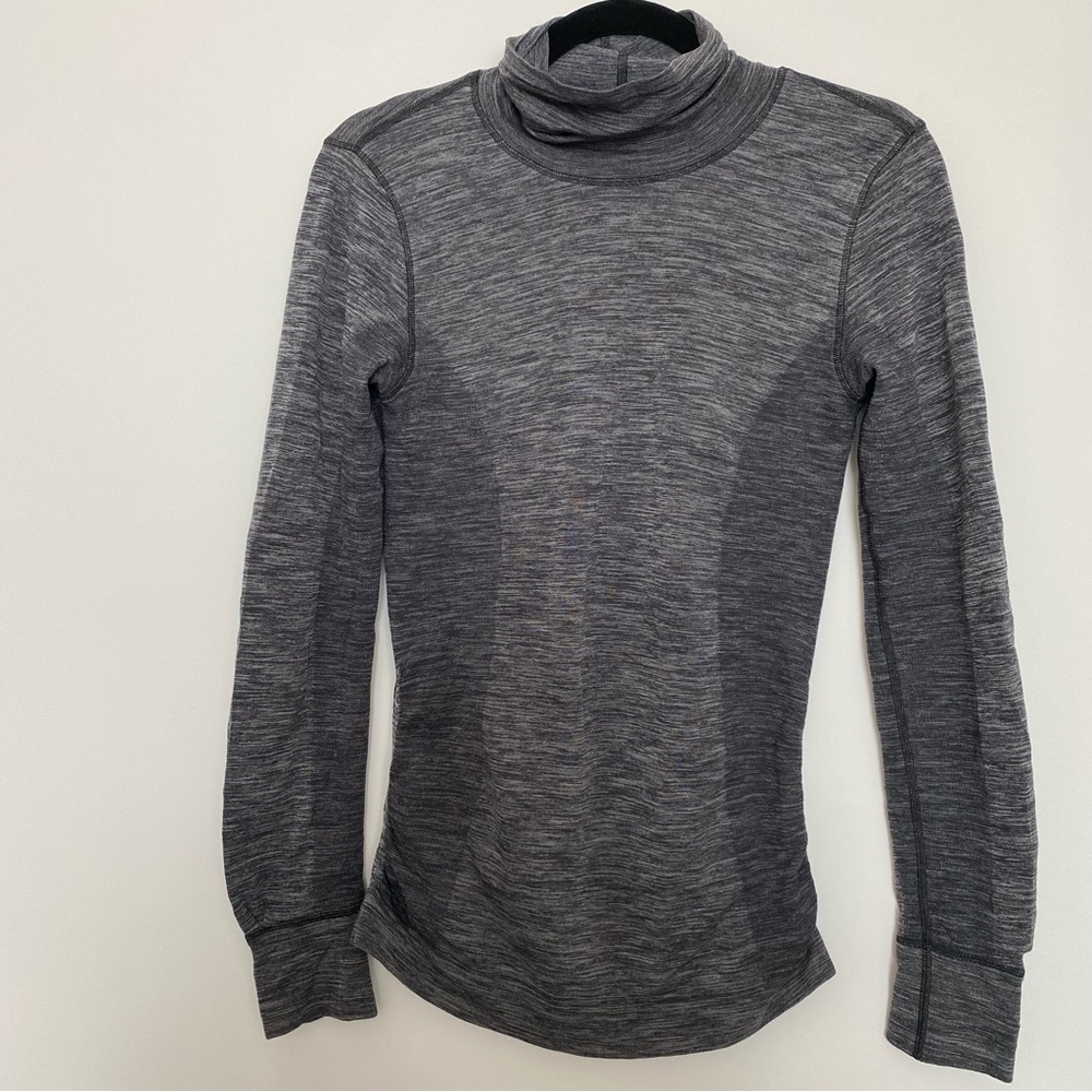 Lululemon Woolly Wonder merino wool Turtleneck Grey size 4